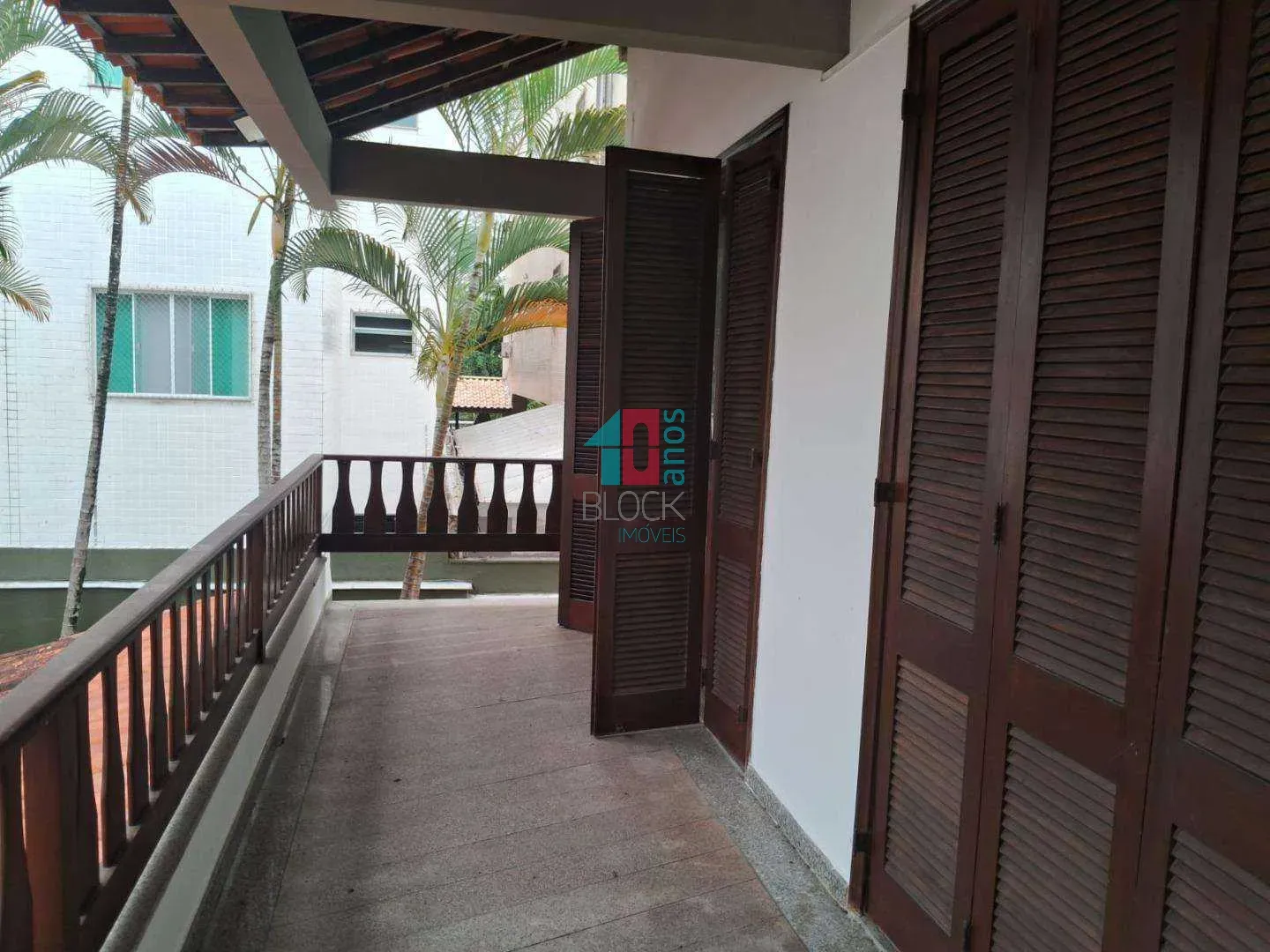 House with 3 bedrooms including 1 suite and 4 baths — photo 40