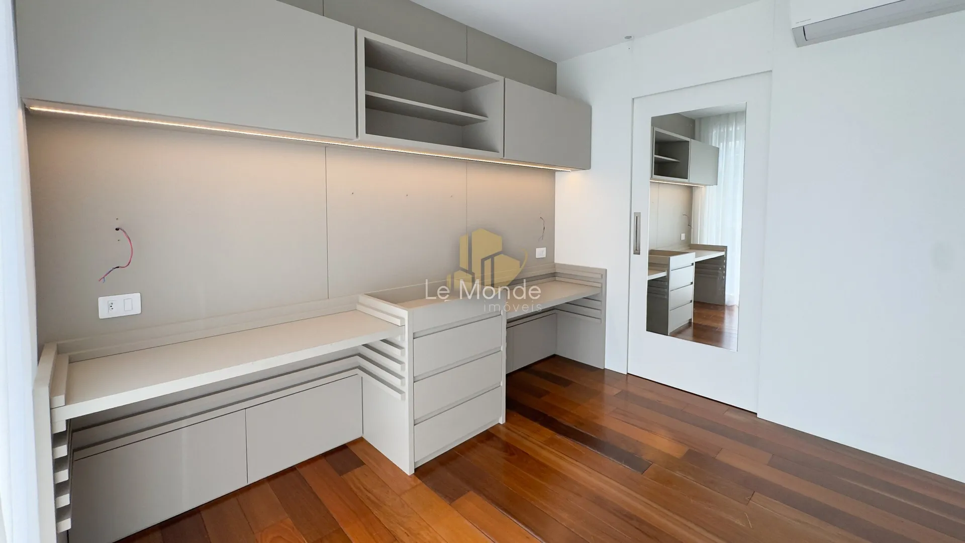 Duplex apartment with 3 bedrooms and 156 m² — photo 47