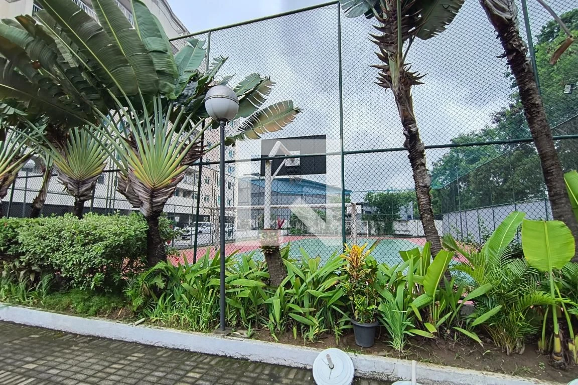 Glass-enclosed balcony in a 3-bedroom apartment, 155 m² — photo 103