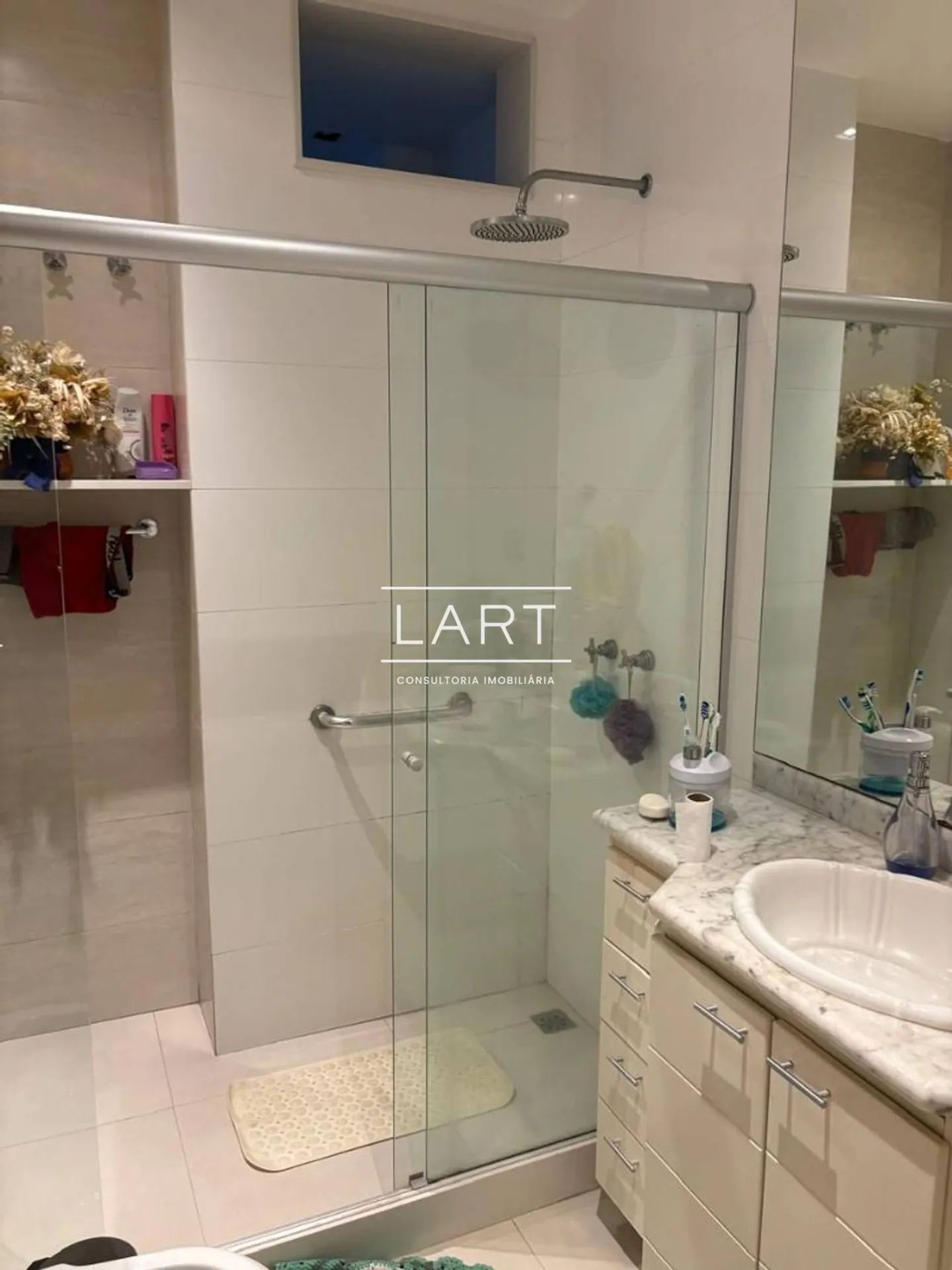 Furnished 2-bedroom apartment with 98 m² — photo 8