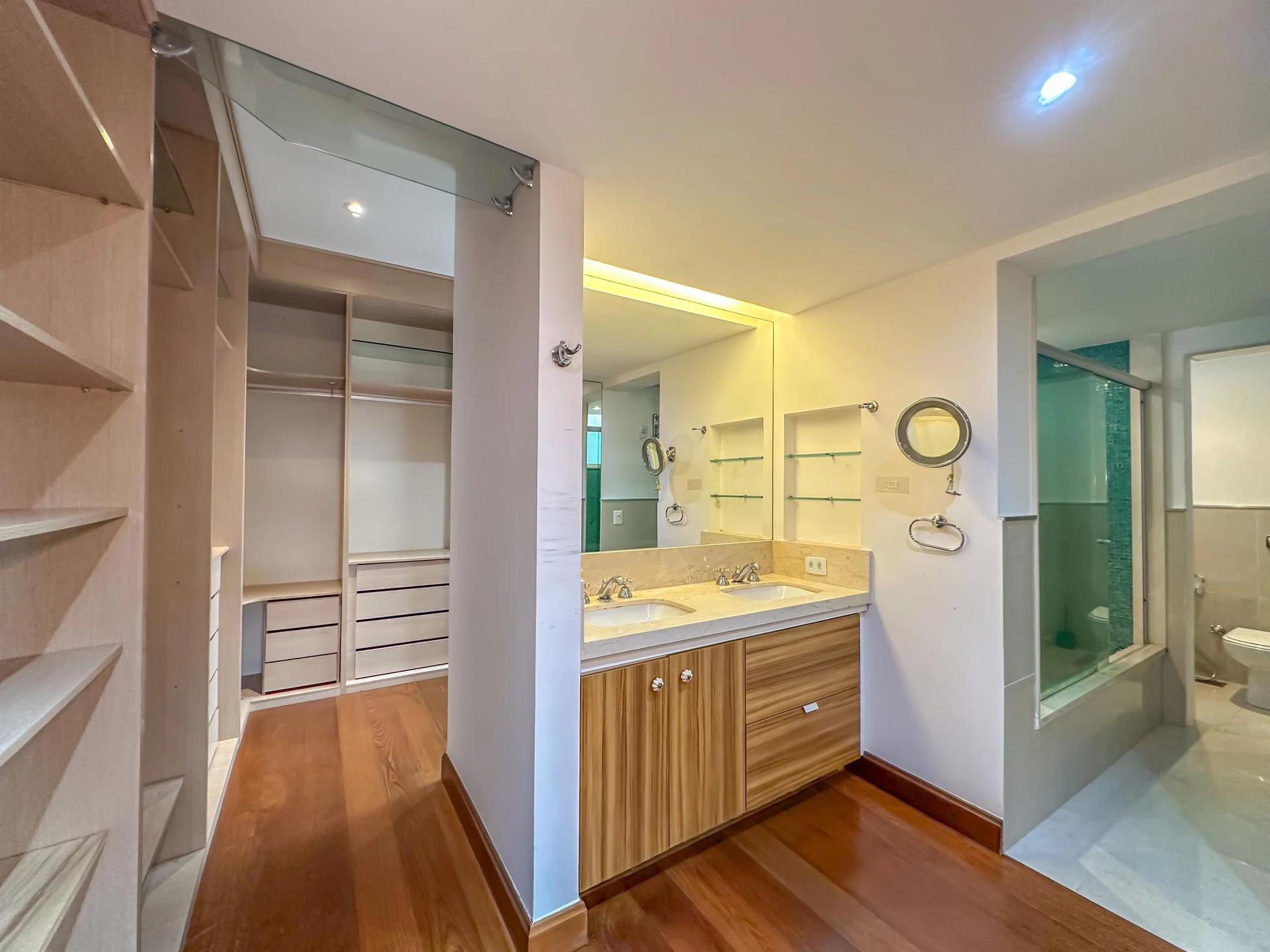 Apartment, 275 m², with a glass-enclosed balcony — photo 64