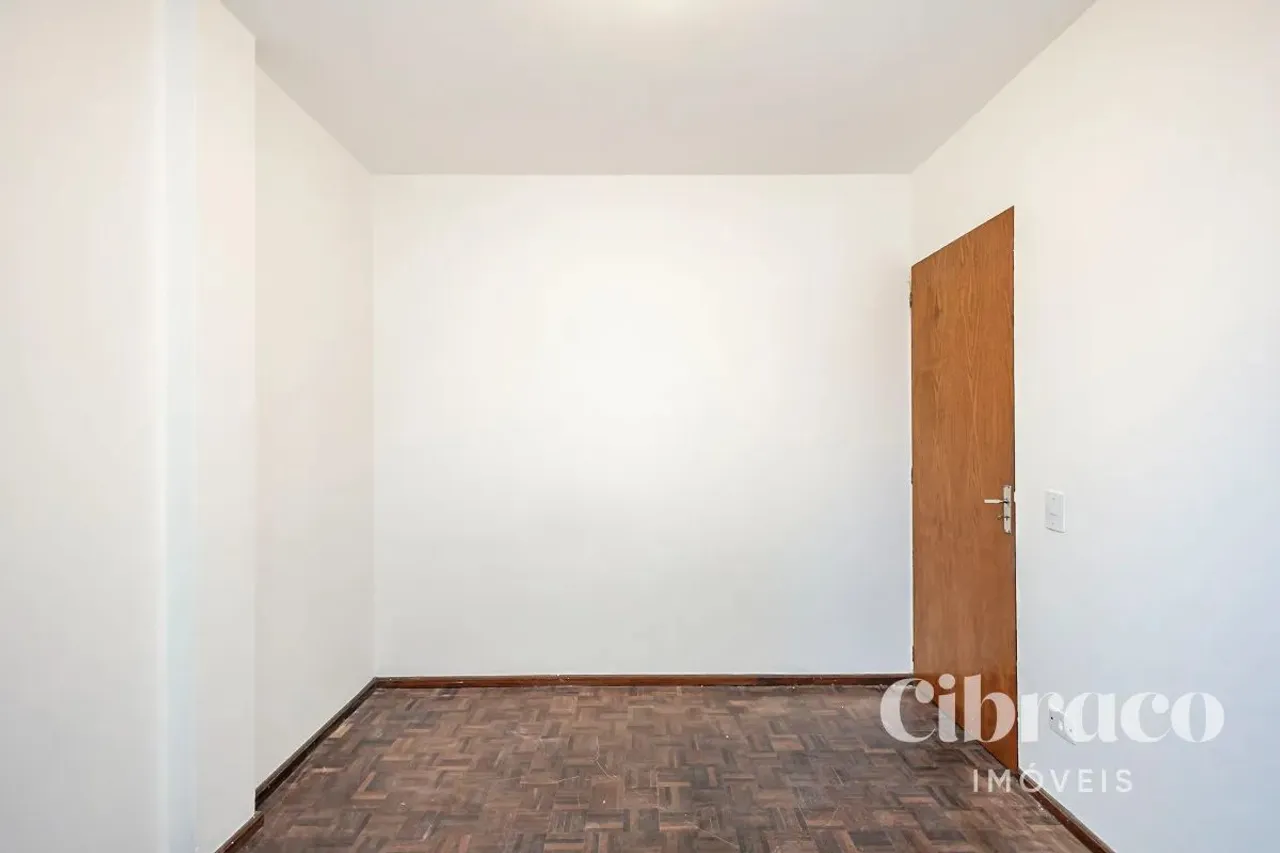 1-bedroom apartment with separate laundry area — photo 9