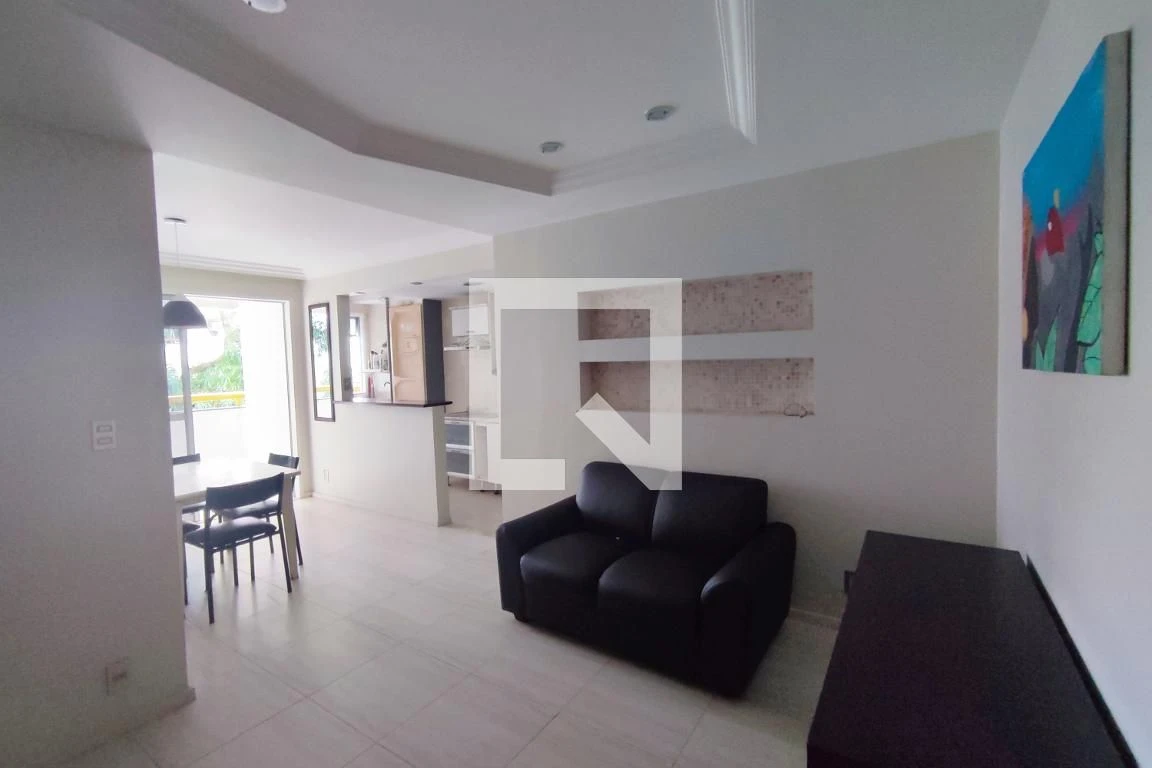 Furnished 2-bedroom apartment with open-plan kitchen