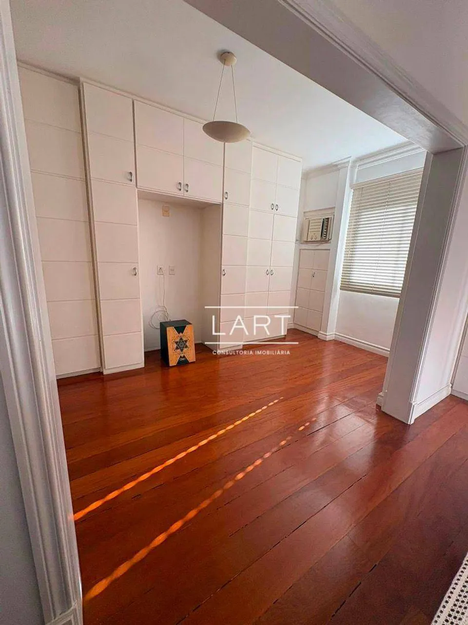 4-bedroom apartment with 200 m² and building elevator — photo 3