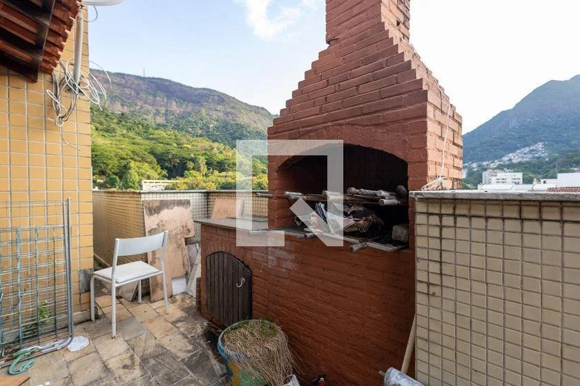 Duplex penthouse with 320 m², 1 bedroom and balcony — photo 32