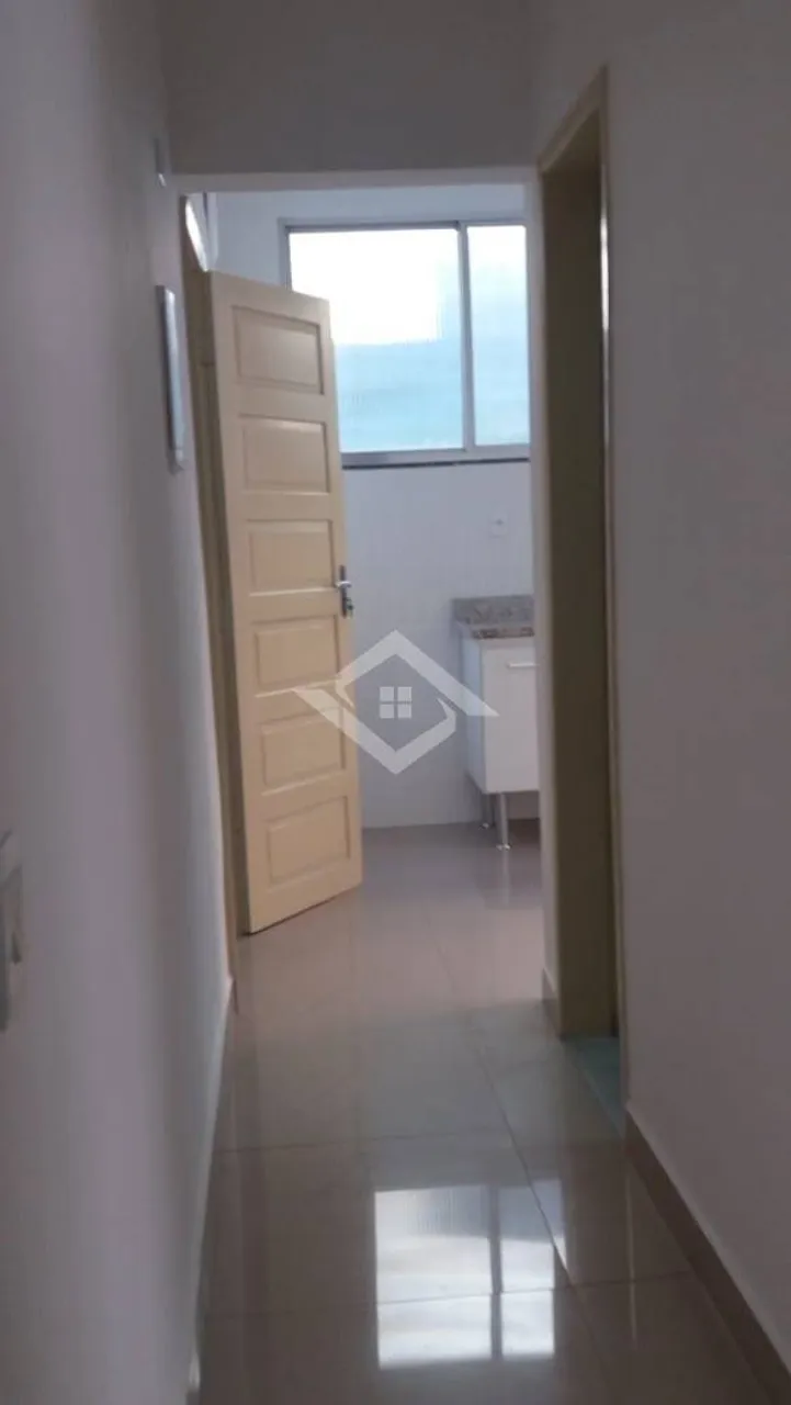 House with 3 bedrooms and 2 bathrooms with a balcony — photo 9