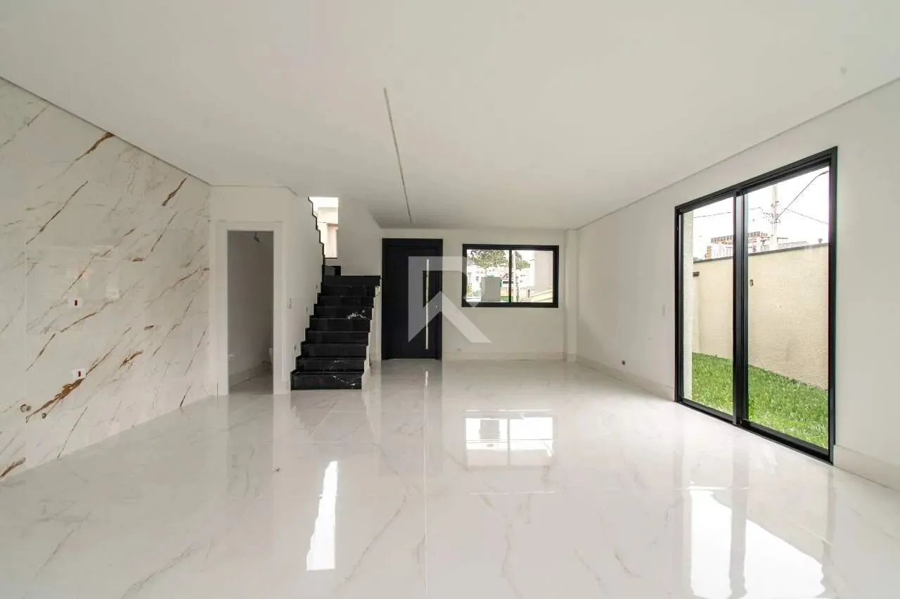Two-level house with 3 en-suite bedrooms and 2 spots — photo 6