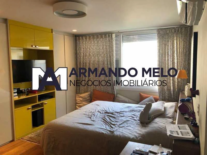3-bedroom apartment with a water view in Rio de Janeiro — photo 8