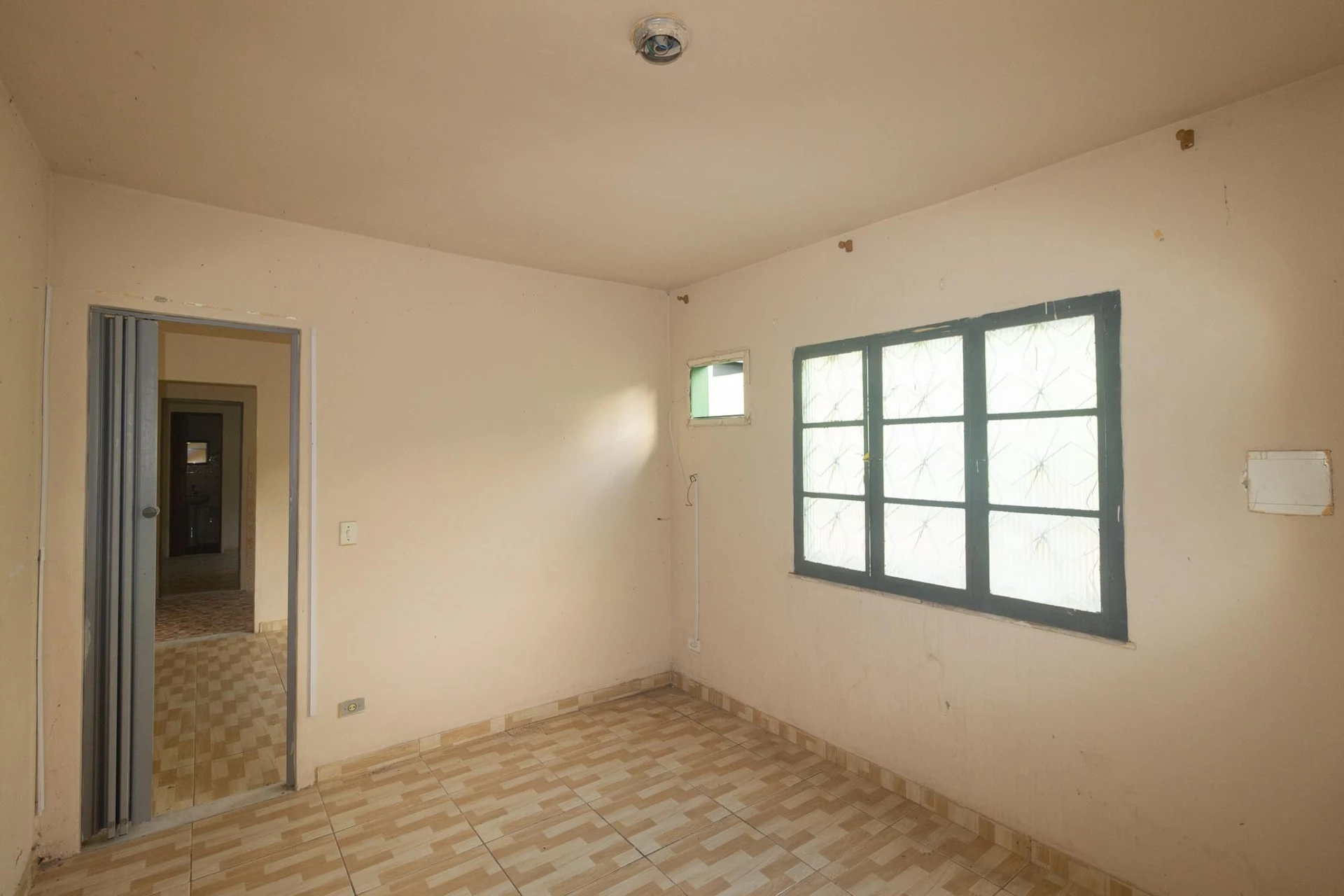 Unfurnished house with 2 bedrooms and 1 parking space — photo 26