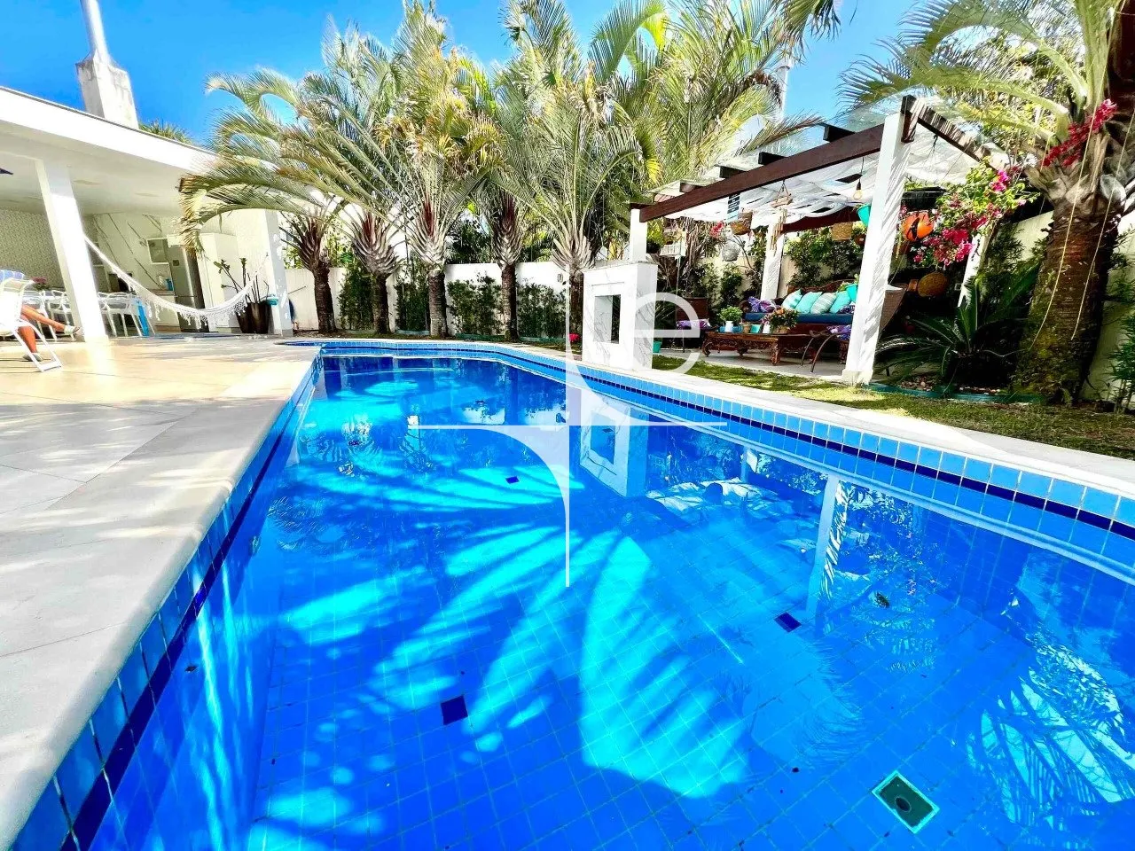 Furnished house with 7 bedrooms and a balcony BBQ