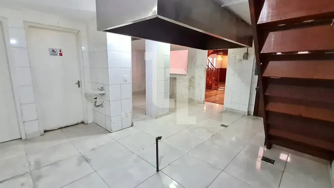 Casa sem mobília com 4 quartos e 4 banheiros — photo 5