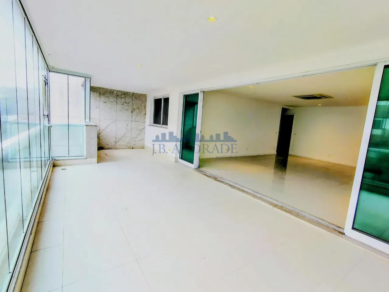 Apartamento com 4 quartos e varanda envidraçada — photo 11