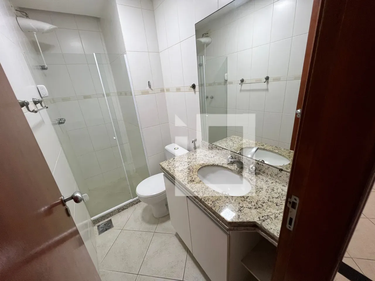 3-bedroom apartment, 1 with its own bathroom, 85 m² — photo 9