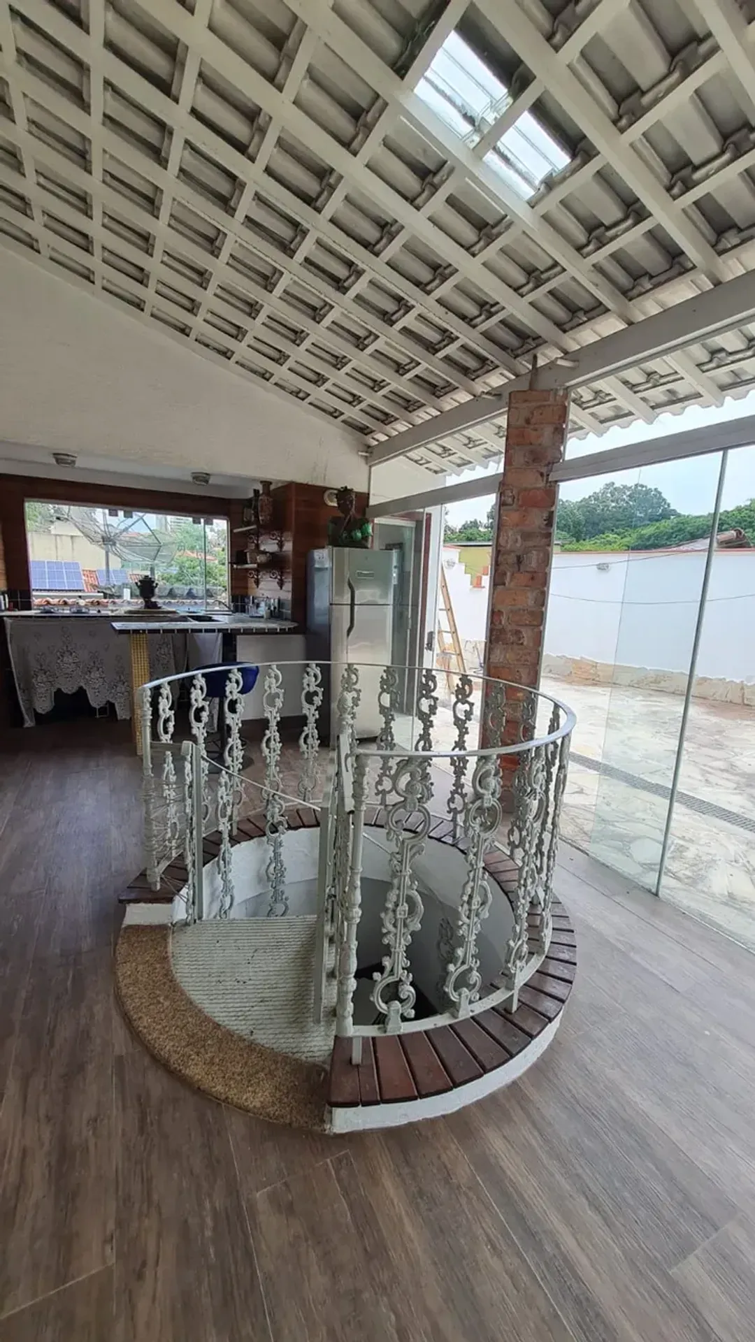 Furnished house 450 m² with 4 bedrooms and 4 bathrooms — photo 44