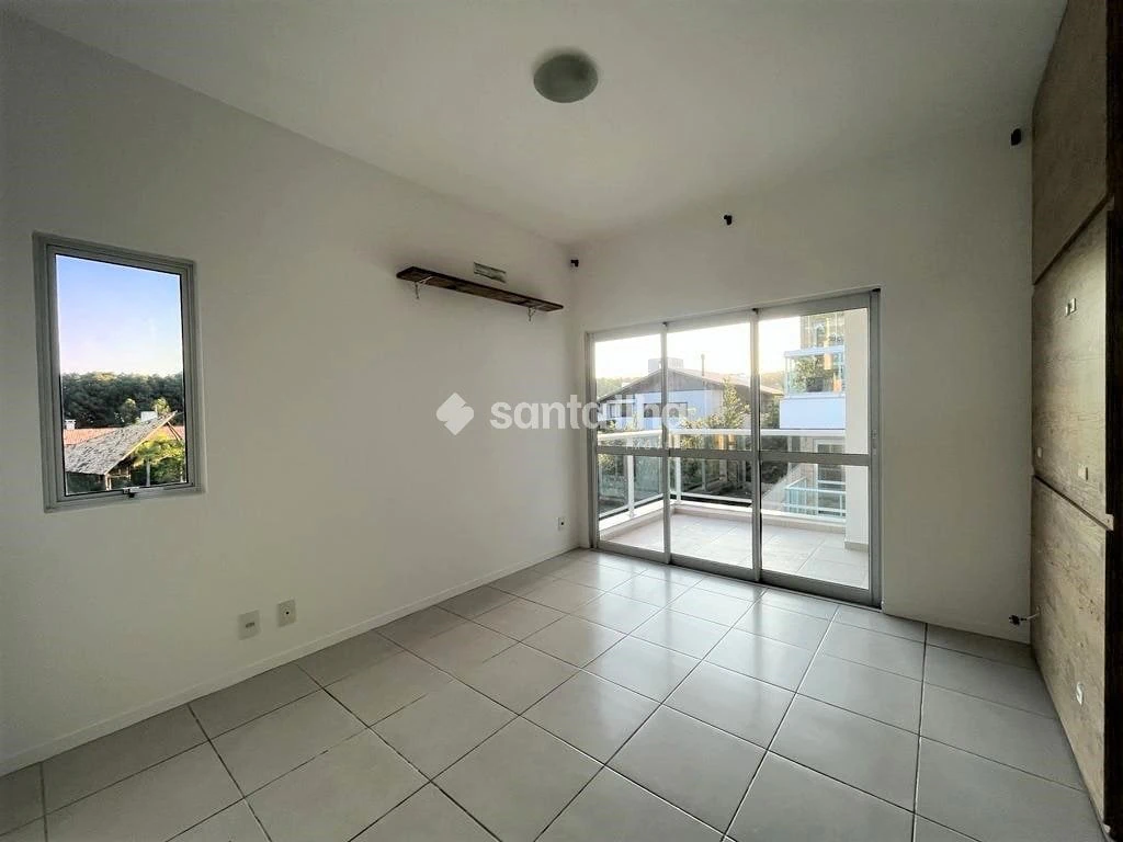 Balcony with a grill in a 2-bedroom apartment, 74 m² — photo 7
