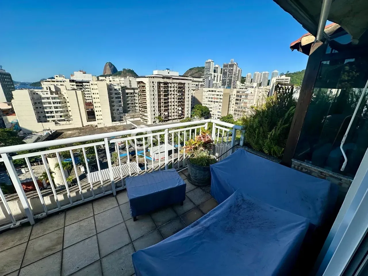 Apartment with enclosed balcony and built-in grill — photo 4
