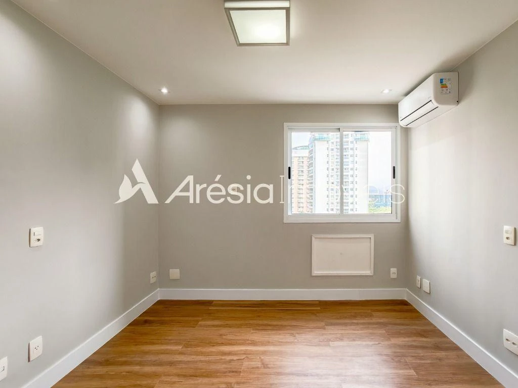 Apartamento com 3 dormitórios e varanda envidraçada — photo 27