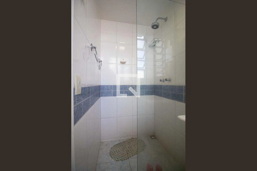 Apartamento de 120 m² com box de vidro no banho — photo 30