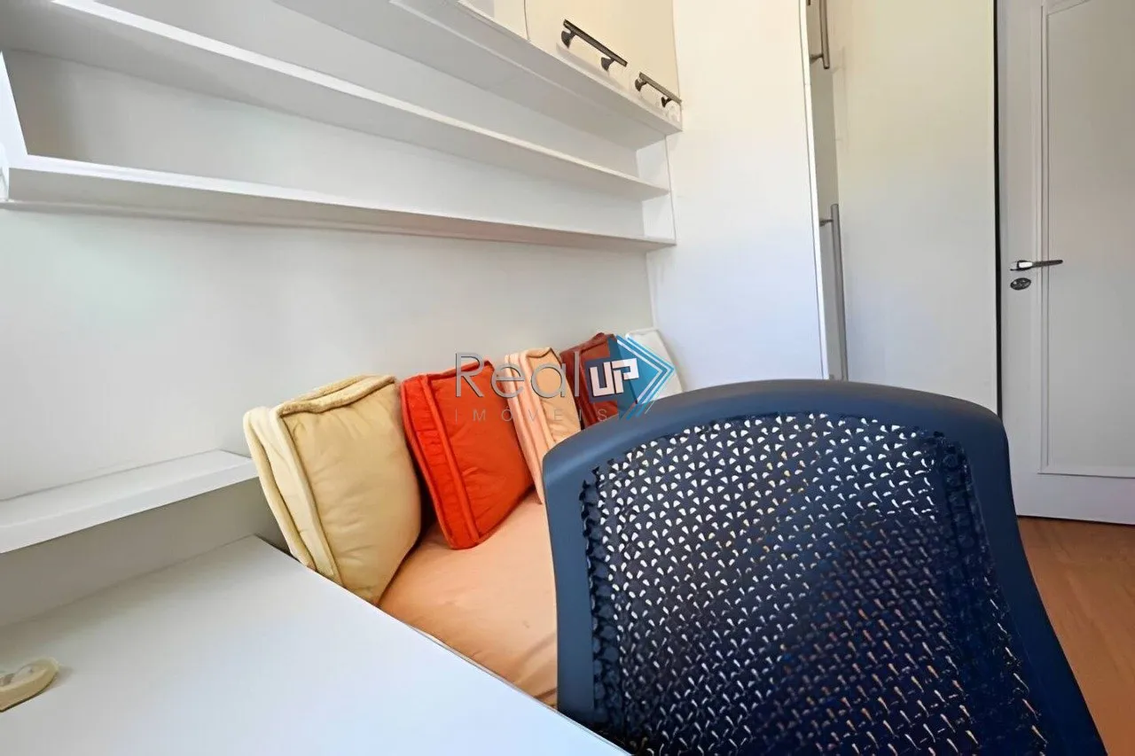 2-bedroom apartment with a washing machine in Rio de Janeiro — photo 13