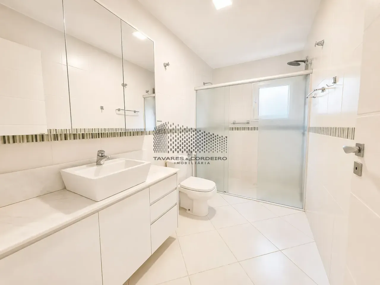 House with 5 bedrooms and 370 m² plus private BBQ — photo 17