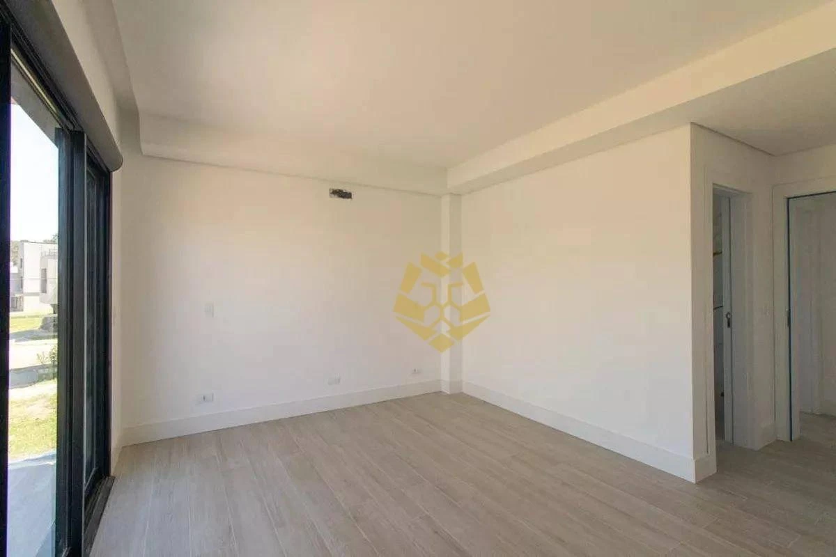 3-bedroom house with 4 bathrooms and 200 m² — photo 7