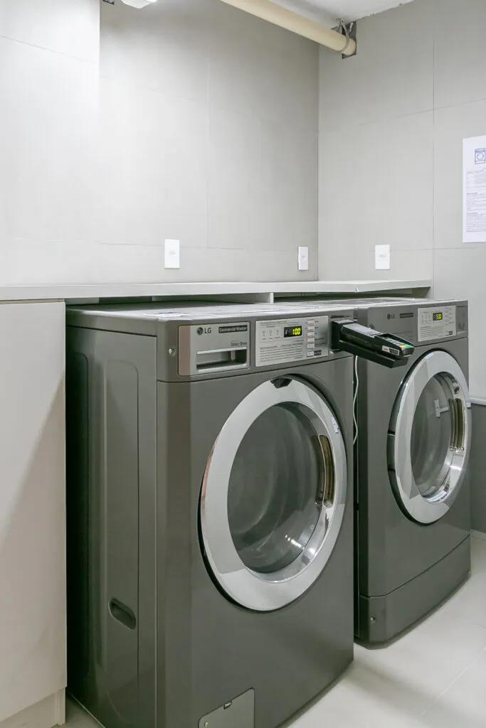 35 m² studio with elevator and shared laundry — photo 11