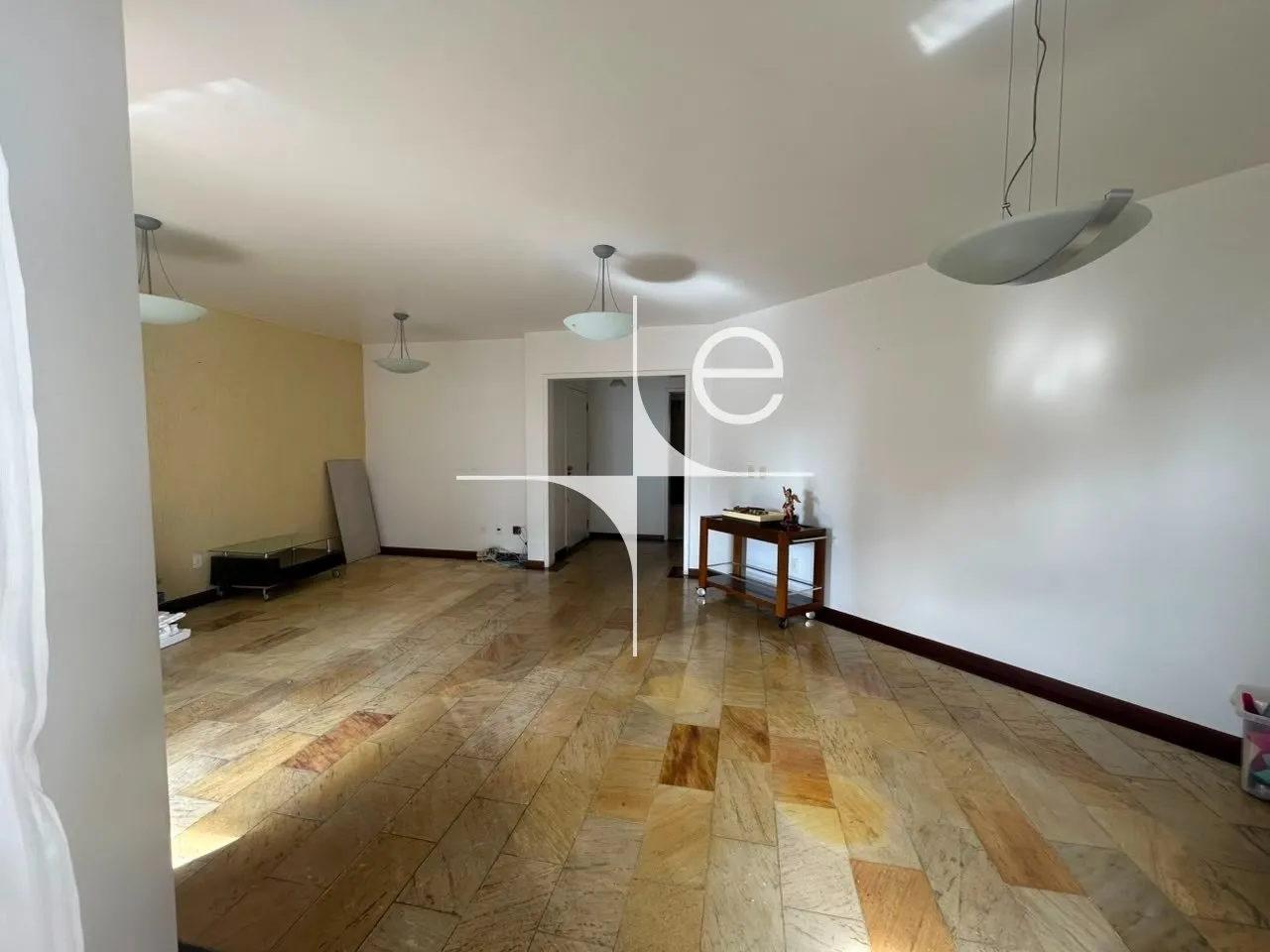 254 m² apartment with a walk-in closet and a home office — photo 16
