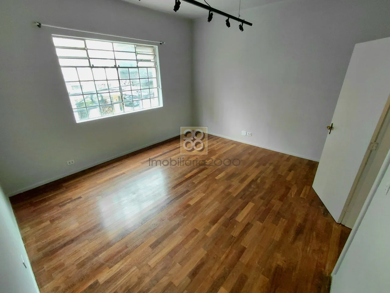 Apartment, 90 m², with wood or laminate floors — photo 12