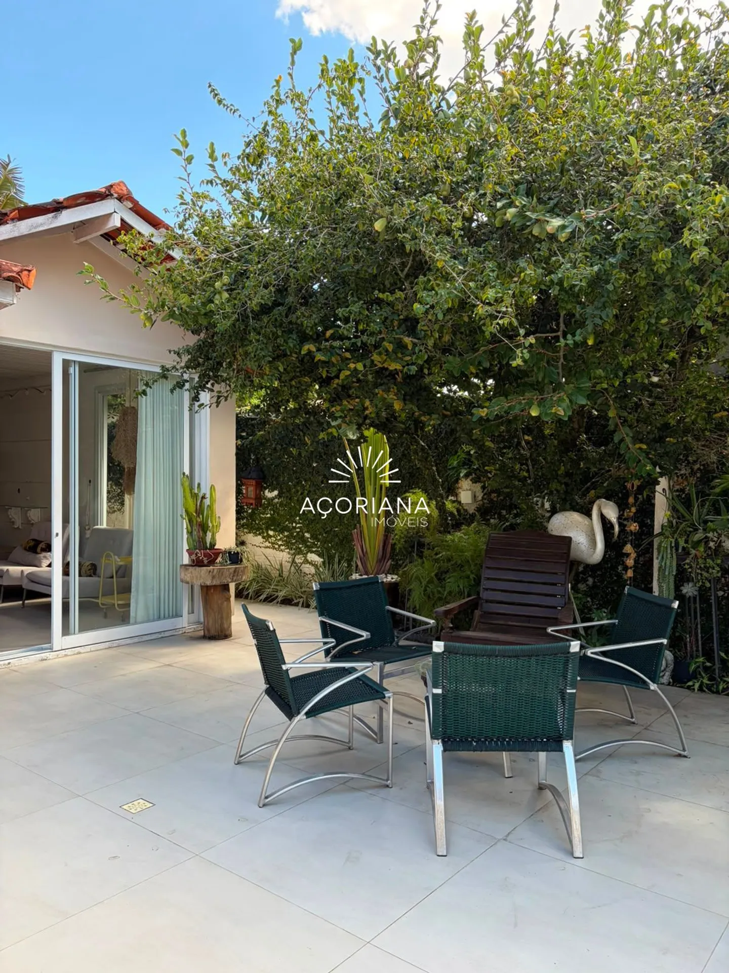 Furnished 600 m² house with 5 bedrooms and an integrated kitchen — photo 11
