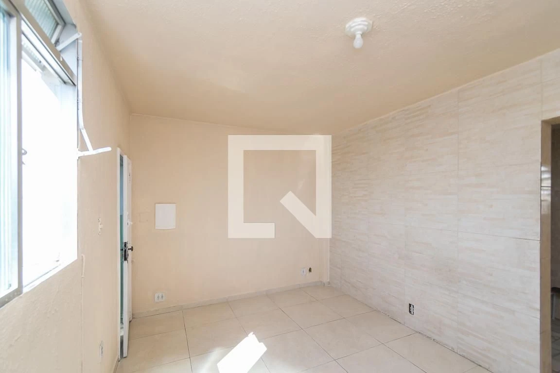 One-bedroom apartment with a washing machine — photo 11