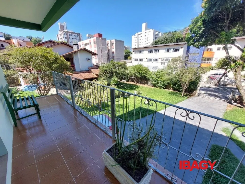 Casa amueblada con 4 dormitorios y 950 m² — photo 42