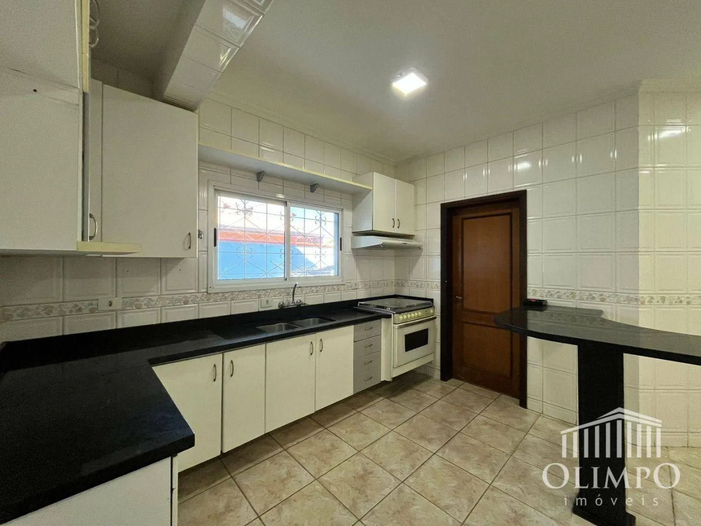 Unfurnished house with 4 bedrooms and a gas kitchen — photo 14