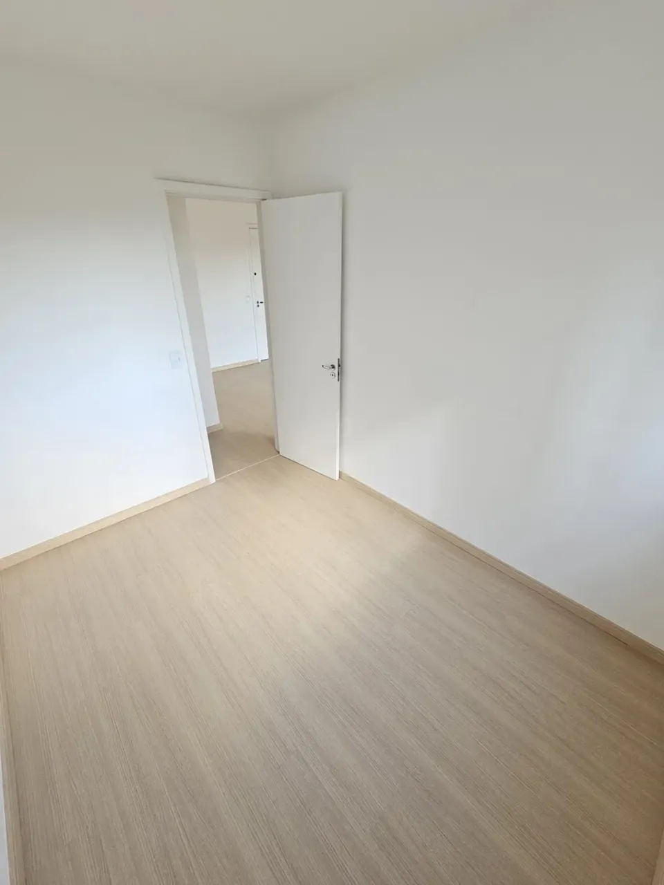 Unfurnished 2-bedroom apartment with 2 bathrooms — photo 3