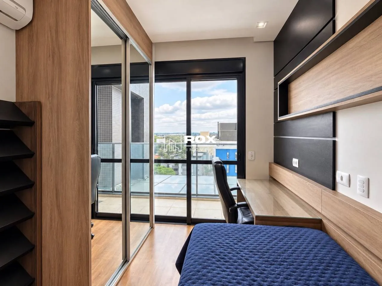 Floor-to-ceiling windows in a 3-bedroom apartment, 150 m² — photo 19