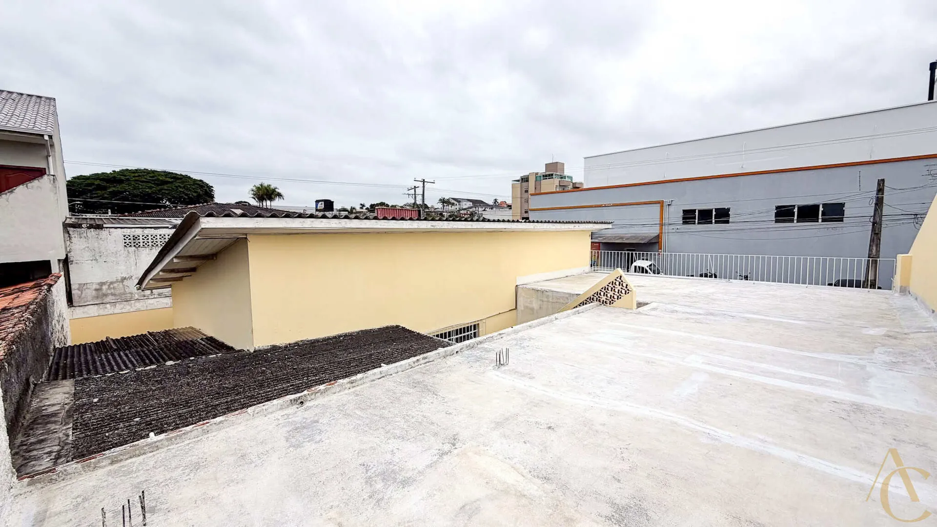 Casa residencial com 4 quartos e 1 banheiro, 263 m² — photo 17