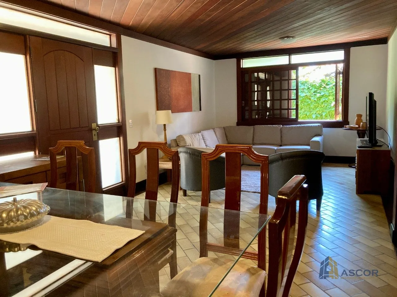 Мебльований будинок: 4 спальні з власними ваннами 600 м² — photo 19