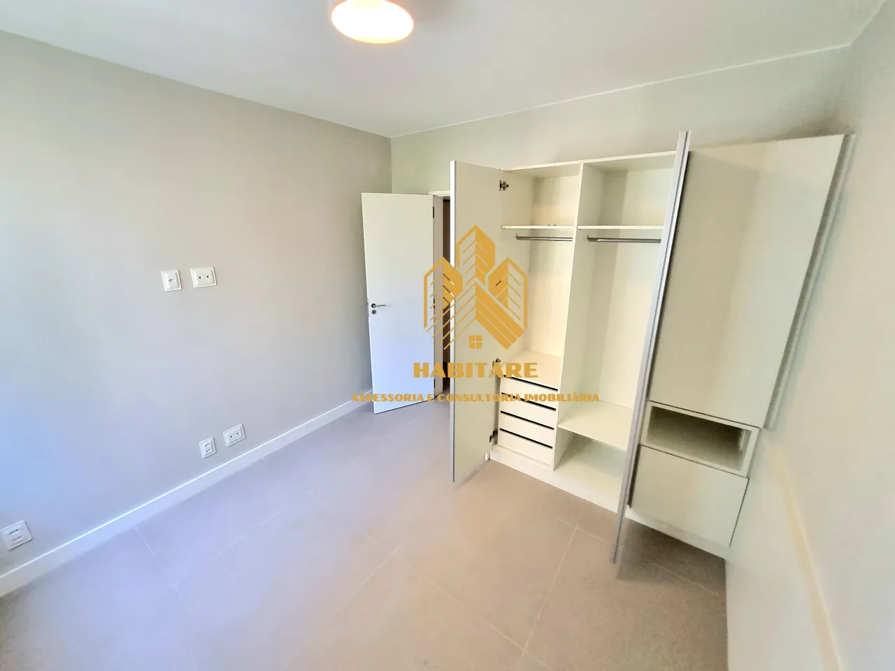 Квартира з 3 спальнями та 3 ванними з балконом і паркомісцем — photo 12