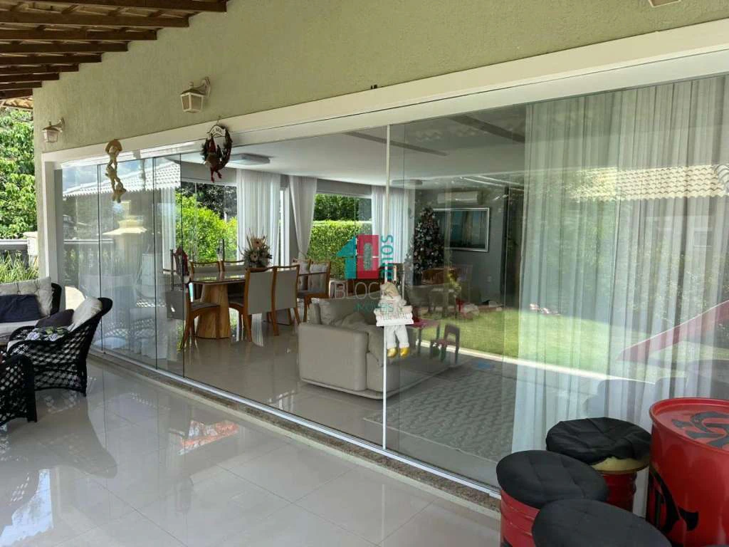 Furnished house with 5 bedrooms and 9 total bathrooms — photo 17