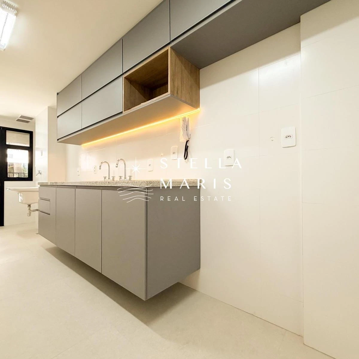 2-bedroom apartment in a building with a pool — photo 9