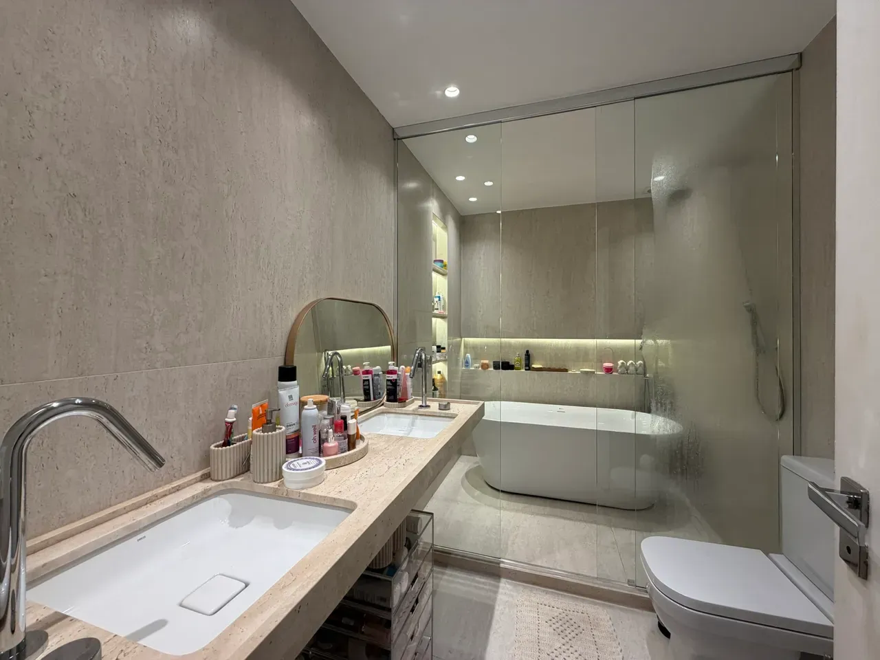 4 quartos e jacuzzi: apartamento de 231 m² — photo 50