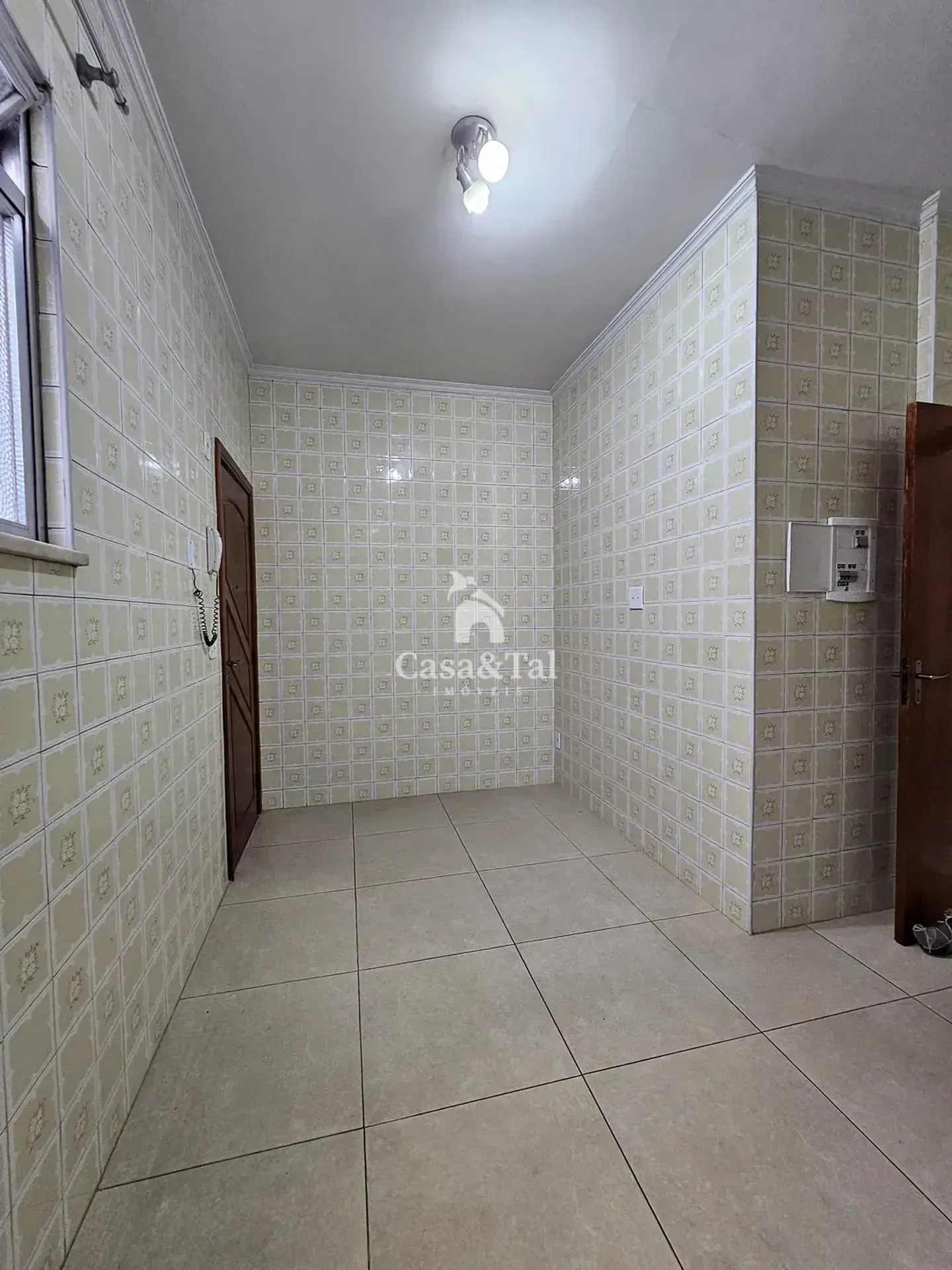 Unfurnished apartment with air conditioning and 3 bedrooms — photo 31