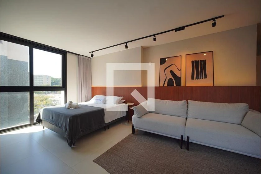Furnished 1-bedroom apartment with open-plan kitchen — photo 3