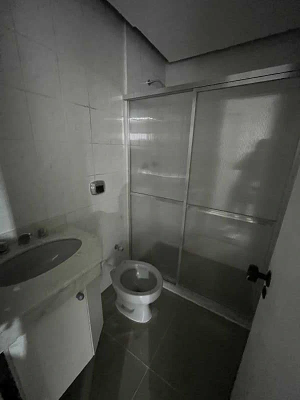 3-bedroom apartment in a building with a pool — photo 18