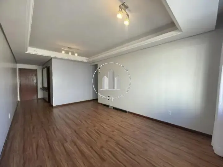 4-bedroom apartment in a building with a pool — photo 18