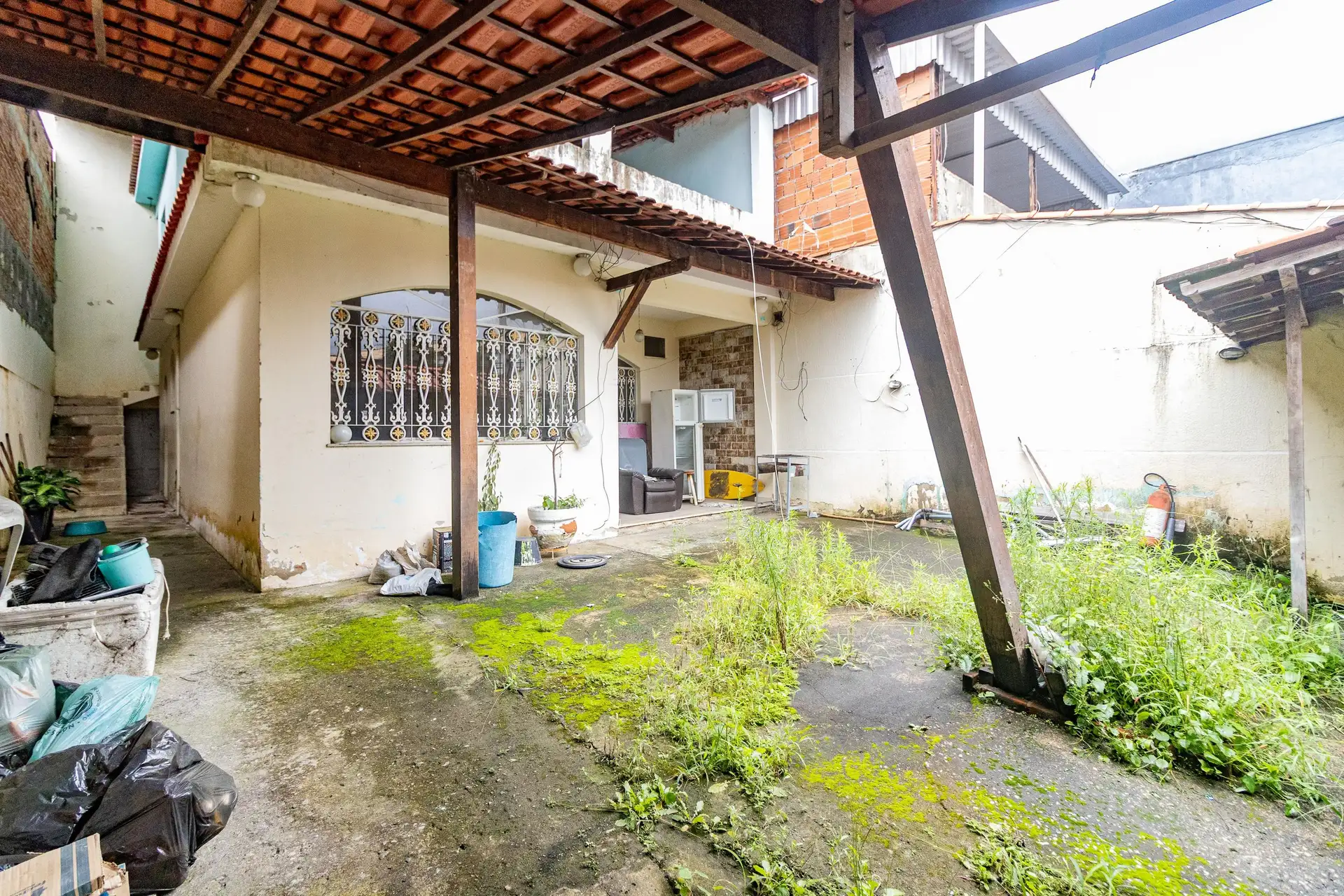 Glass-enclosed balcony in a 3-bedroom house, 110 m² — photo 53
