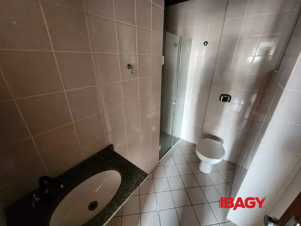 Квартира с 2 спальнями, 1 с ванной, 78 м² — photo 12