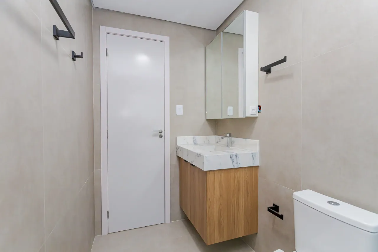 Furnished studio with glass shower and 1 parking spot — photo 17