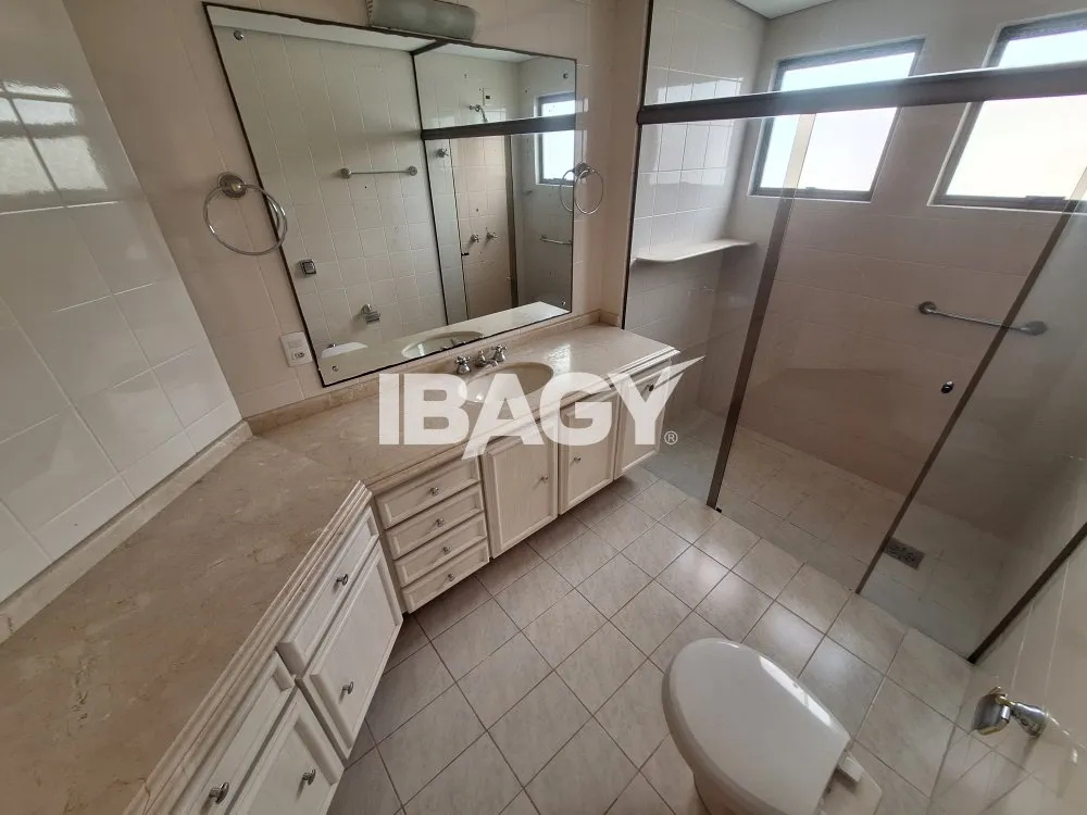 170 m² unfurnished apartment with 3 bedrooms and suite — photo 27