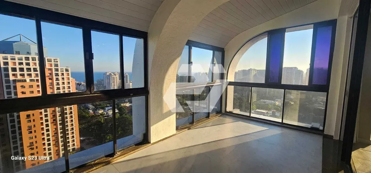 Apartment with 3 bedrooms, 5 bathrooms and balcony — photo 2
