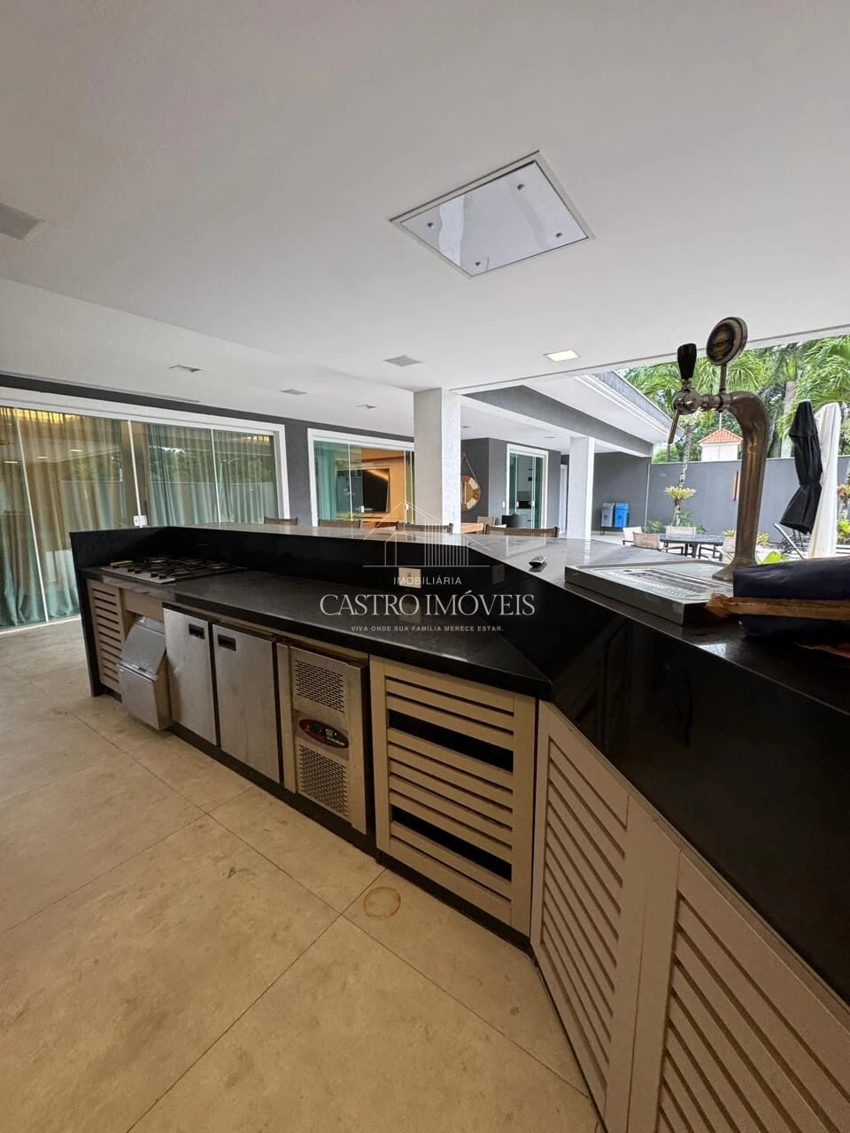 Furnished 715 m² house with 5 en-suites and 4 parking — photo 25
